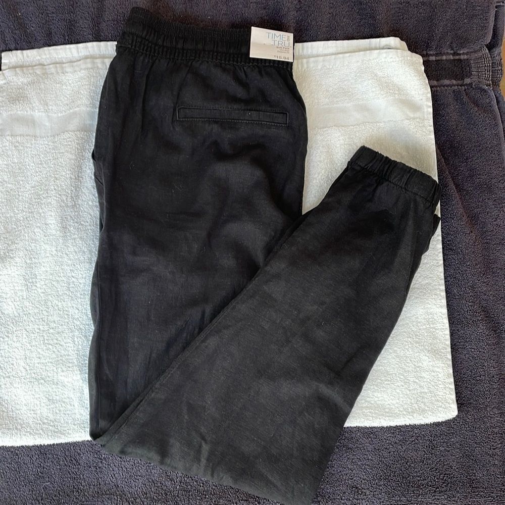 NWT Black soft pants mid rise relaxed fit elastic waist/pant legs size M 8–10